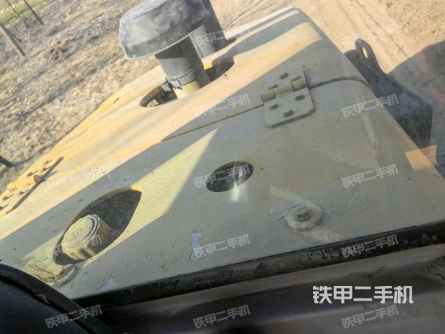 操作臺全景（壓路機駕駛室）