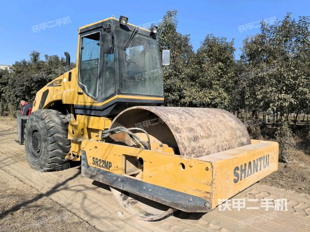 右前45°（壓路機整機外觀）