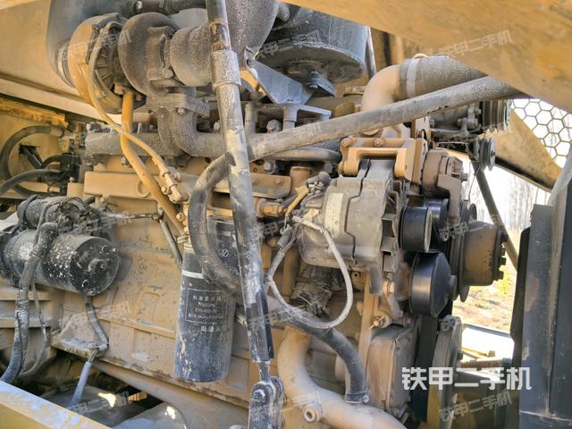 發(fā)動機艙全景（壓路機發(fā)動機艙）