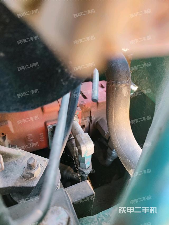 液壓泵艙室正面整體（整機(jī)外觀）