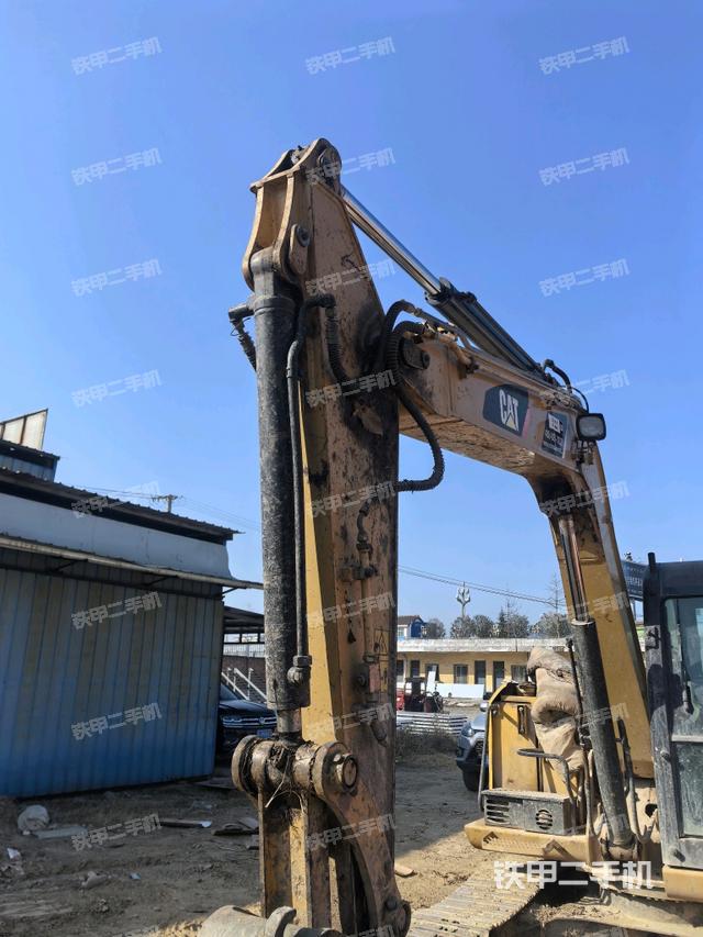 轉(zhuǎn)盤和下車架正前（工作和回轉(zhuǎn)裝置）