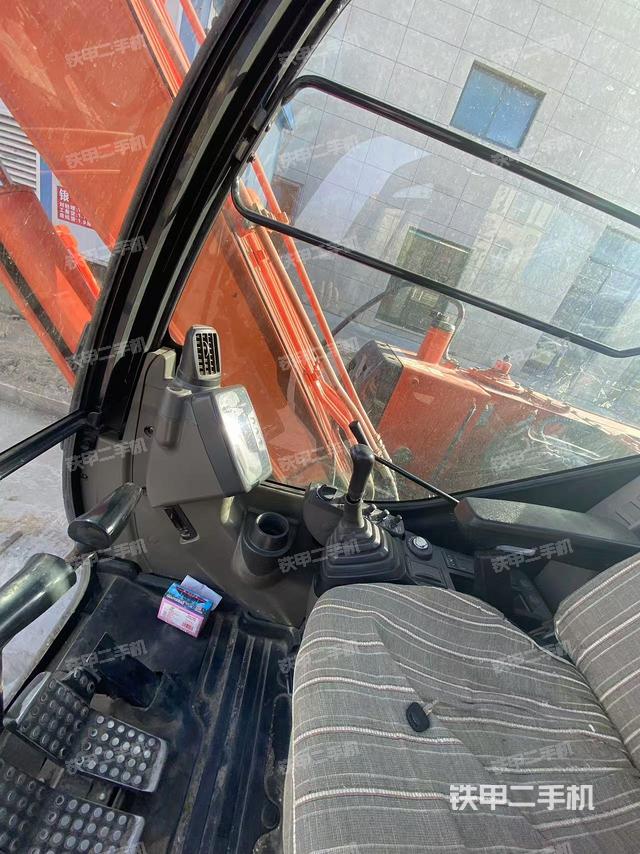 驾驶室整体（整机外观）