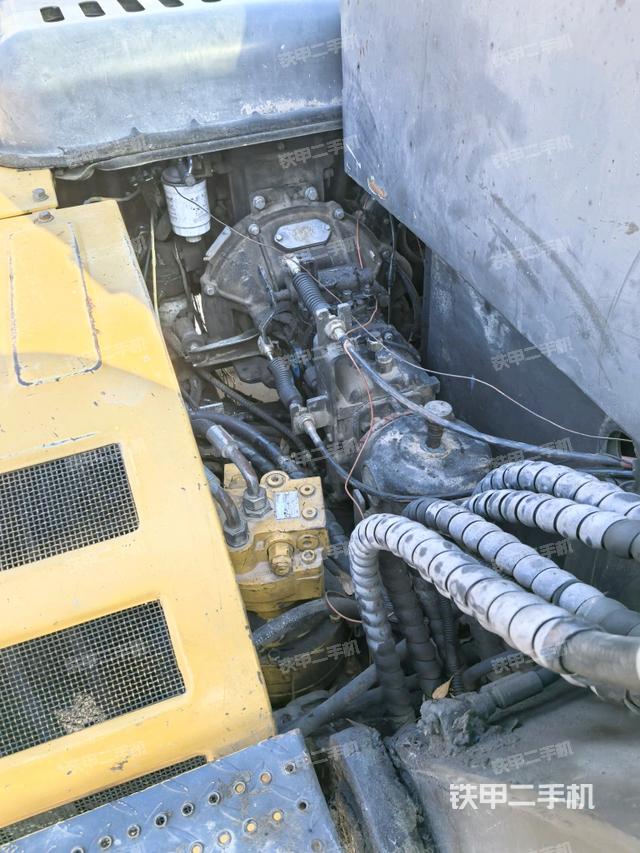 小臂整體右前（工作和回轉(zhuǎn)裝置）