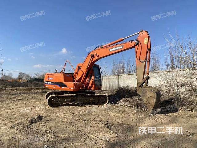 整機(jī)右后45°(整機(jī)外觀) 整機(jī)右后45°(整機(jī)外觀)