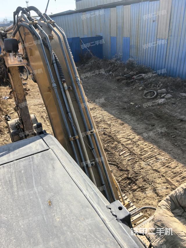 大臂背部俯視（工作和回轉(zhuǎn)裝置）