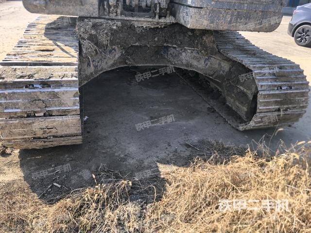 轉(zhuǎn)盤和下車架正前(工作和回轉(zhuǎn)裝置) 轉(zhuǎn)盤和下車架正前(工作和回轉(zhuǎn)裝置)