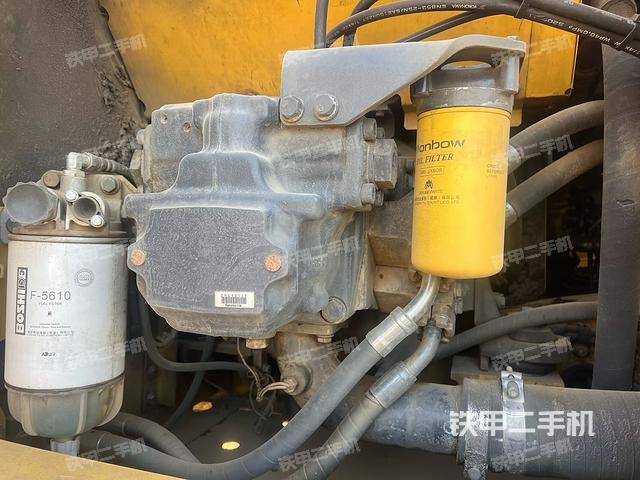 液壓泵艙室正面整體(整機(jī)外觀) 液壓泵艙室正面整體(整機(jī)外觀)