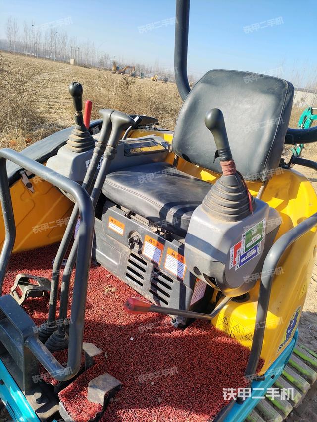 駕駛室頂部（整機(jī)外觀）