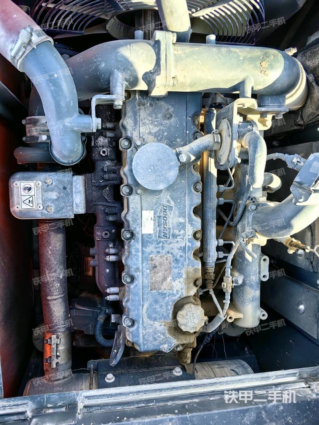 發(fā)動(dòng)機(jī)室(上車部件) 發(fā)動(dòng)機(jī)室(上車部件)