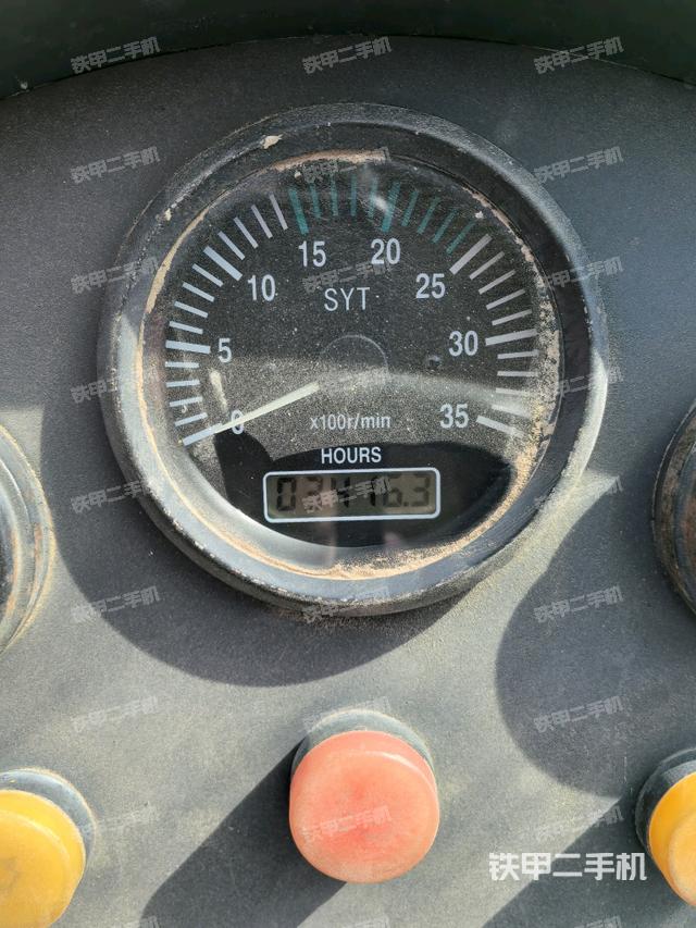 儀表盤全景（壓路機駕駛室）