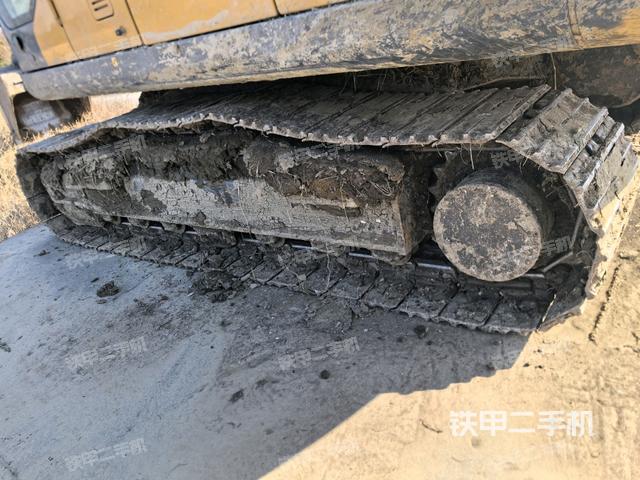 左側(cè)履帶整體?(行走機(jī)構(gòu)) 左側(cè)履帶整體?(行走機(jī)構(gòu))