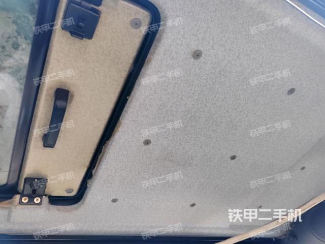 座椅左側(cè)控制臺(tái)/音響/含左手柄(駕駛室部分) 座椅左側(cè)控制臺(tái)/音響/含左手柄(駕駛室部分)