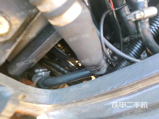 液壓泵艙室正面整體（整機(jī)外觀）