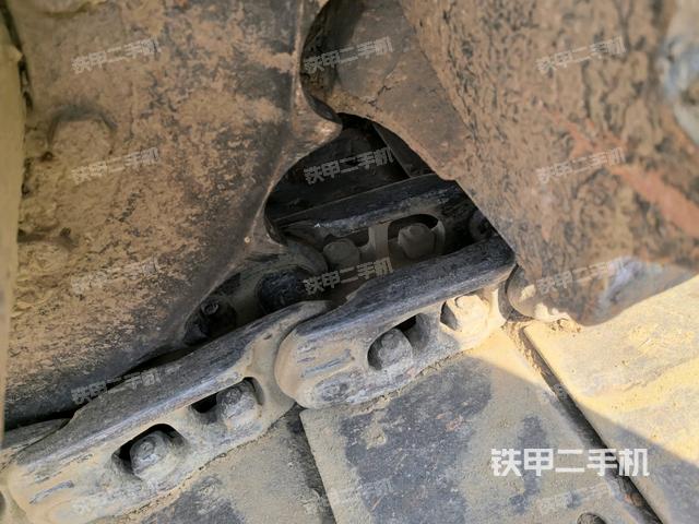 右驅(qū)動(dòng)輪（行走機(jī)構(gòu)）