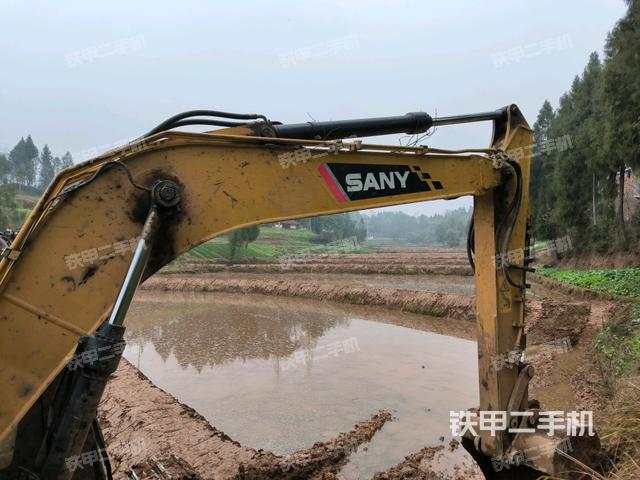 大臂整體?右側（工作和回轉裝置）