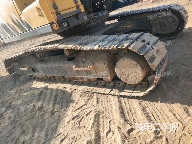 左側(cè)履帶整體?（行走機(jī)構(gòu)）