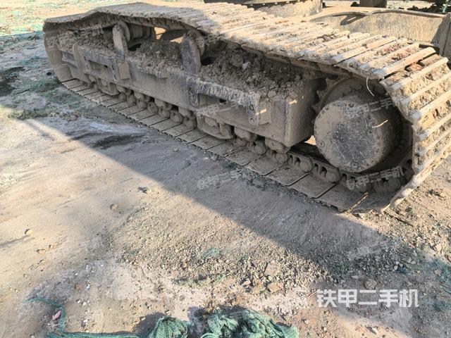 右側(cè)行走馬達(dá)蓋板(行走機構(gòu)) 右側(cè)行走馬達(dá)蓋板(行走機構(gòu))