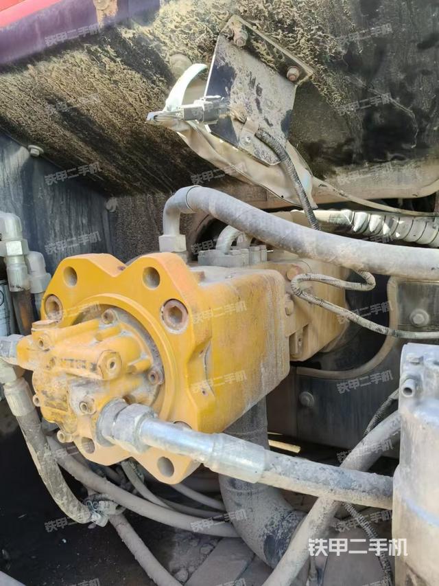 液壓泵艙室正面整體(整機(jī)外觀) 液壓泵艙室正面整體(整機(jī)外觀)