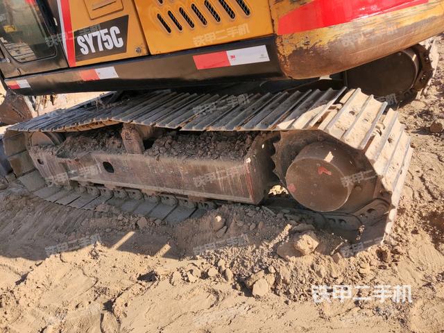 右側(cè)履帶整體?（行走機(jī)構(gòu)）