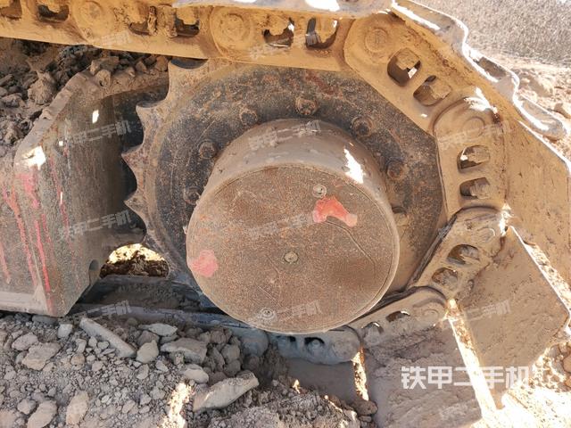 右驅(qū)動(dòng)輪（行走機(jī)構(gòu)）