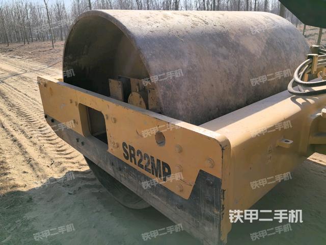 正后側（壓路機前后車架）