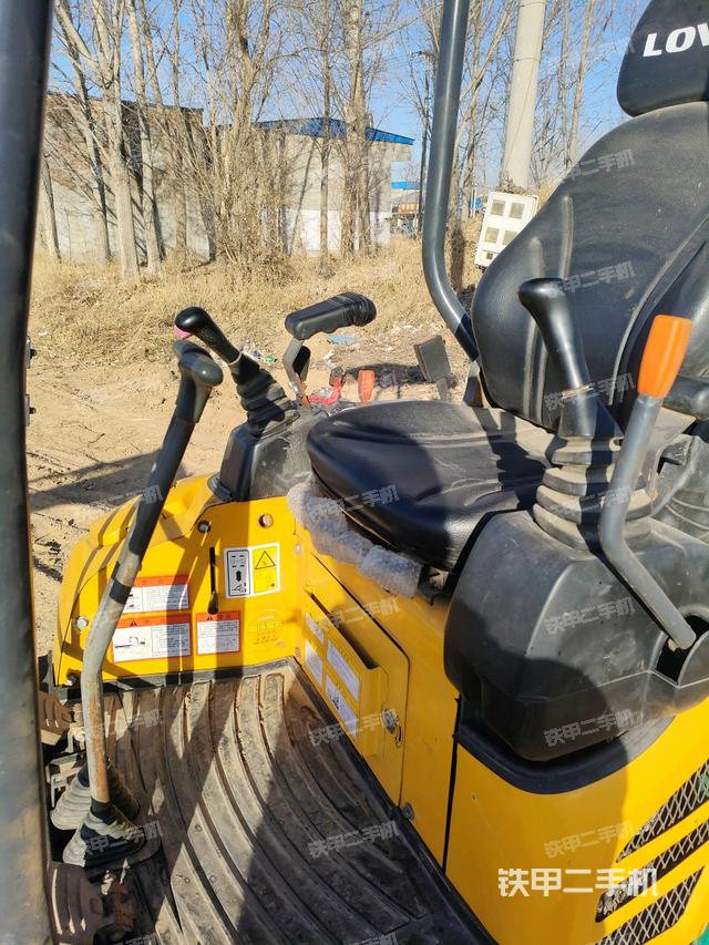 駕駛室頂部（整機(jī)外觀）