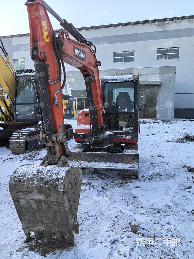 整機右后45°（整機外觀）