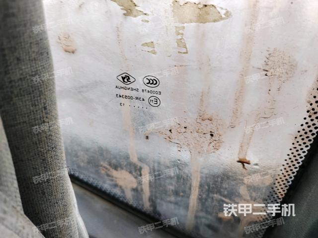 駕駛室左前45度(駕駛室部分) 駕駛室左前45度(駕駛室部分)