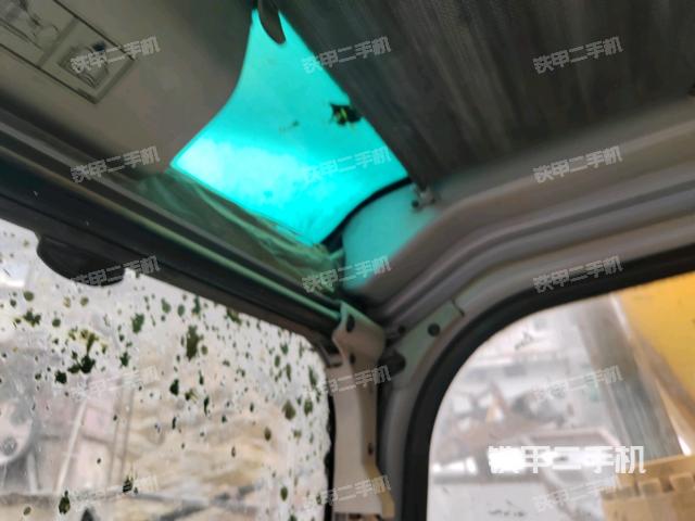 右側(cè)玻璃角標(駕駛室部分) 右側(cè)玻璃角標(駕駛室部分)