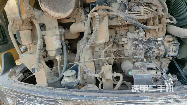 回轉(zhuǎn)馬達(dá)和主控閥（整機外觀）