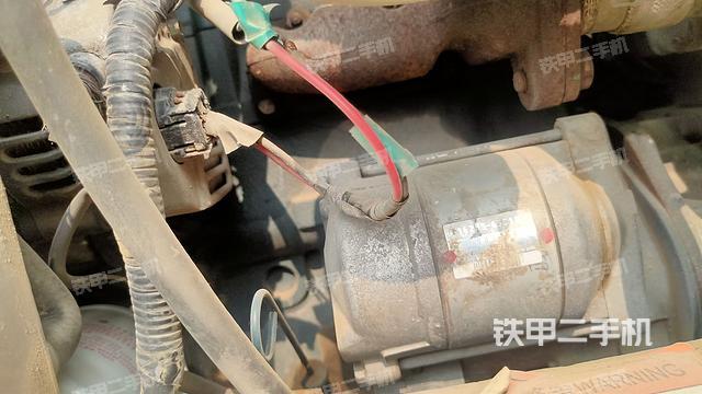 回轉(zhuǎn)馬達(dá)和主控閥（整機(jī)外觀）