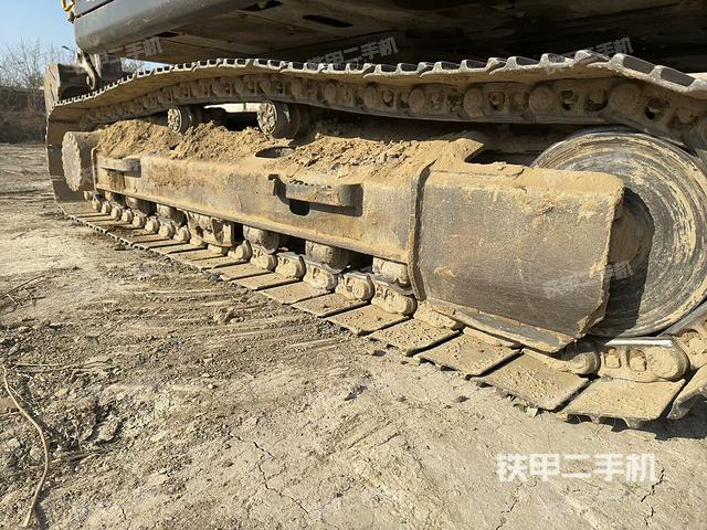 單側(cè)履帶整體（整機(jī)外觀）