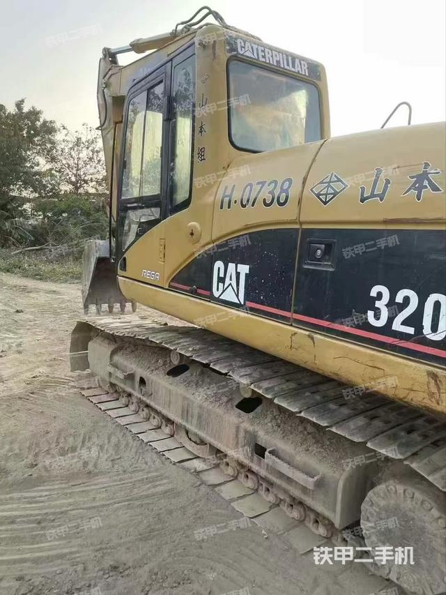 驾驶室整体（整机外观）