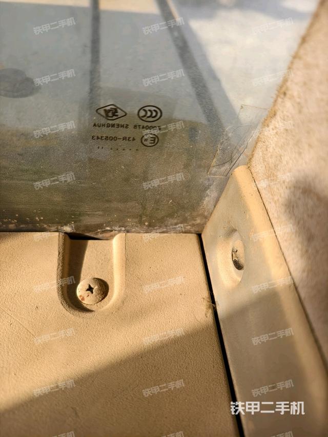 后窗玻璃角標(biāo)（駕駛室部分）