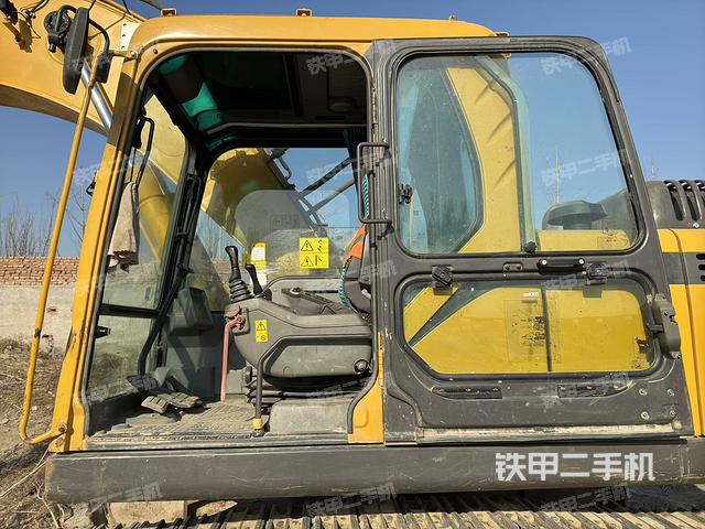 駕駛室整體（整機(jī)外觀）