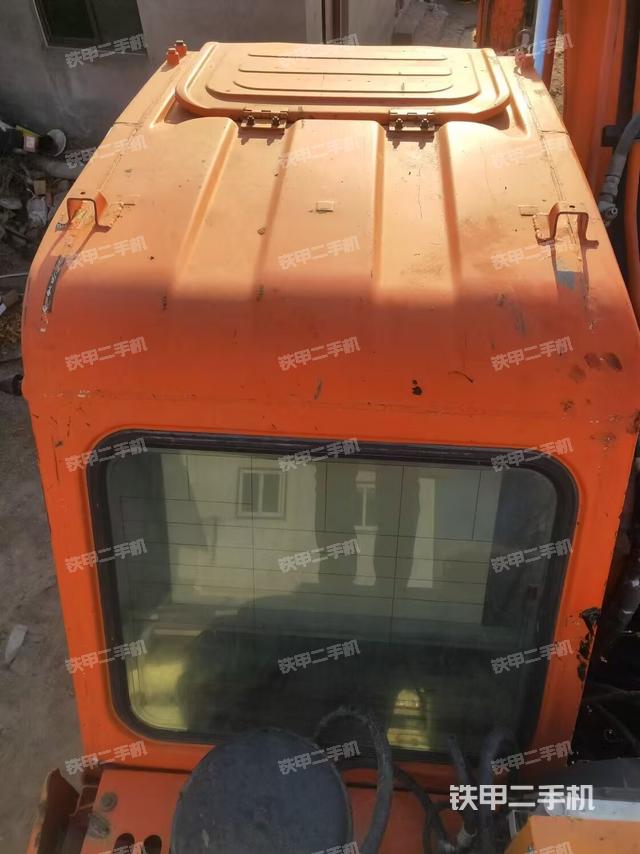 駕駛室頂部（整機(jī)外觀）