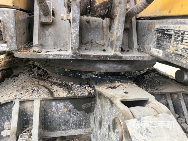 轉(zhuǎn)盤和下車架正前（工作和回轉(zhuǎn)裝置）