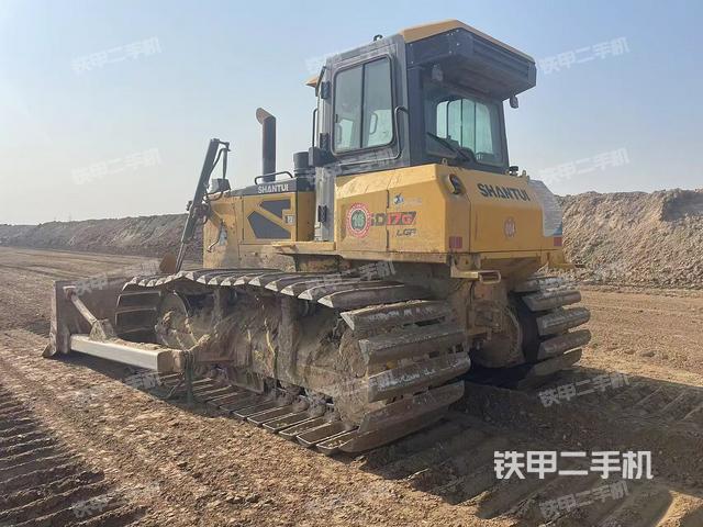 整機(jī)右后45°(設(shè)備外觀及核心部件) 整機(jī)右后45°(設(shè)備外觀及核心部件)