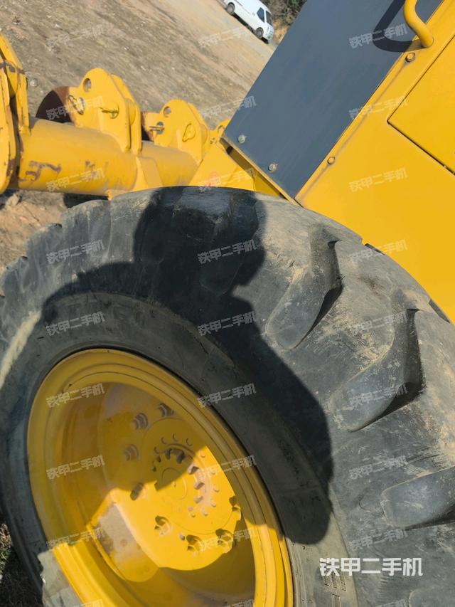 右引導(dǎo)輪/右前輪（行走機(jī)構(gòu)）