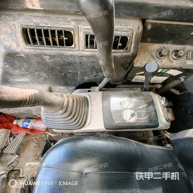 座椅右側控制臺/鑰匙門/油門/含右手柄（駕駛室部分）