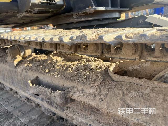 單側(cè)履帶整體（整機(jī)外觀）