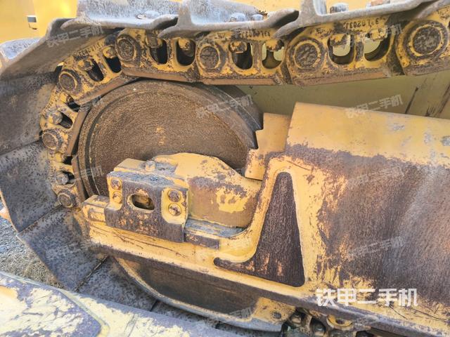 左驅(qū)動輪(推土機底盤及工作裝置) 左驅(qū)動輪(推土機底盤及工作裝置)
