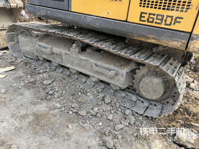 左側(cè)履帶整體?（行走機構(gòu)）