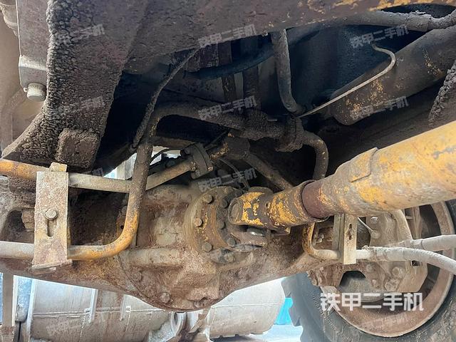 發(fā)動(dòng)機(jī)右側(cè)（整機(jī)外觀及大件）