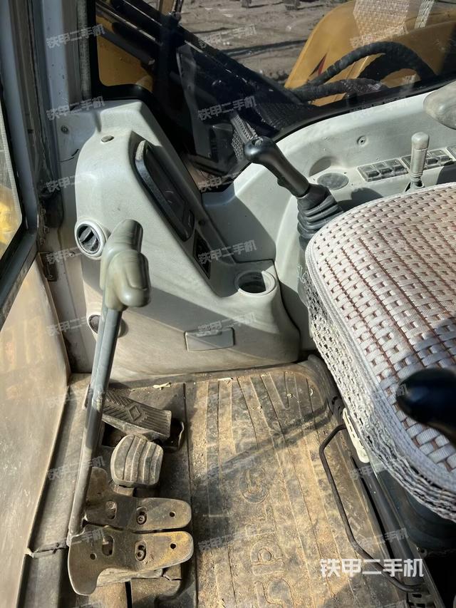 駕駛室頂部（整機(jī)外觀）