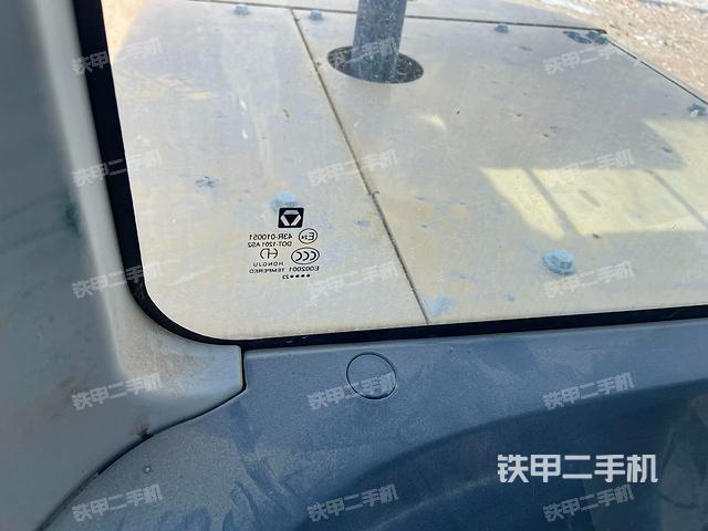 后窗玻璃角標(biāo)(駕駛室部分) 后窗玻璃角標(biāo)(駕駛室部分)