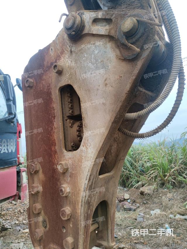 铲斗右后整体（工作和回转装置）