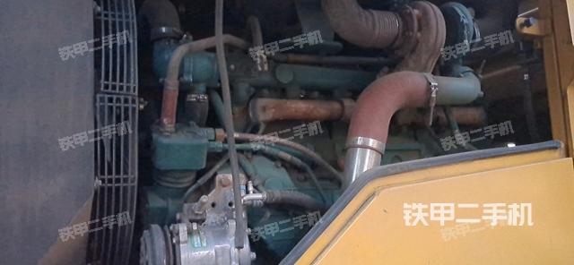 發(fā)動(dòng)機(jī)右側(cè)（整機(jī)外觀及大件）