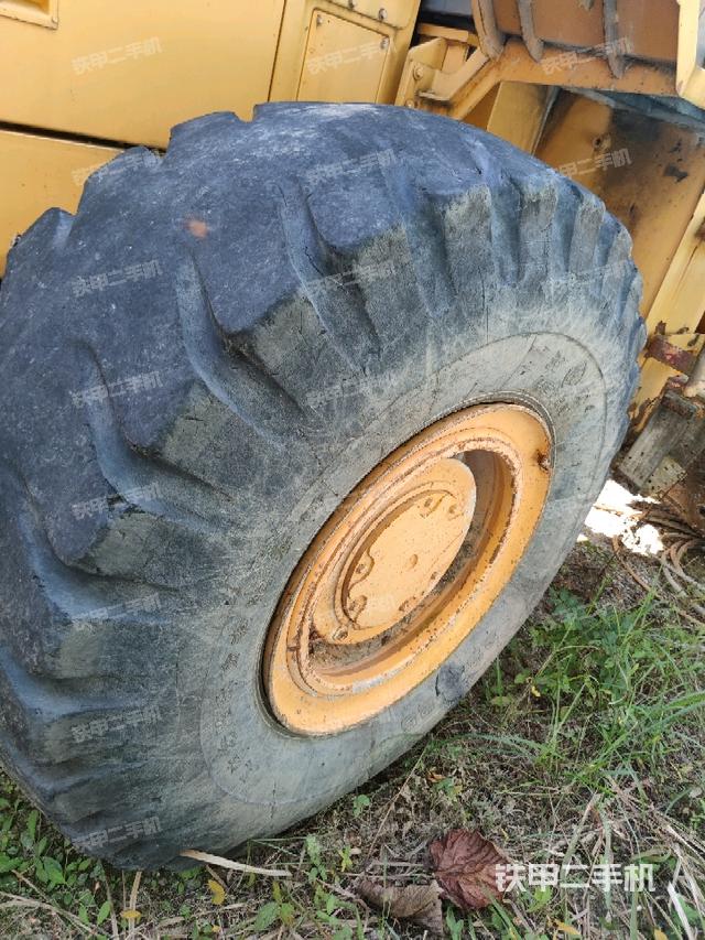 右后輪（行走機(jī)構(gòu)）