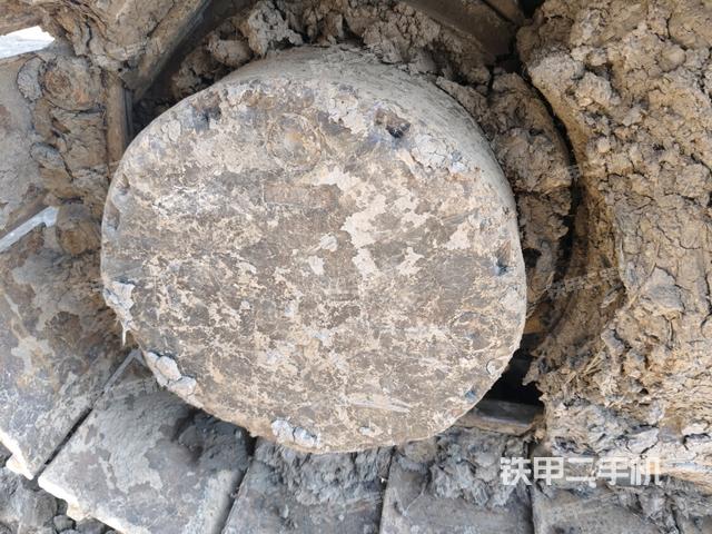 右驅(qū)動(dòng)輪（行走機(jī)構(gòu)）